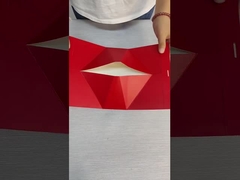 driehoeksdoos met lint