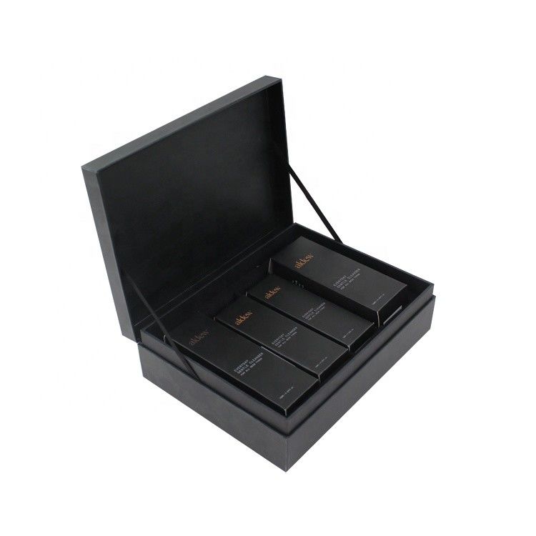 Zwarte magnetische deksel cosmetische cadeaubon voor luxe huidverzorgingsproductsets Verpakking