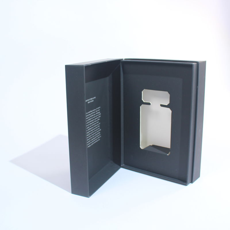 Zwart-wit parfumdoos verpakkingsontwerp met magnetische sluiting voor kleine bedrijven