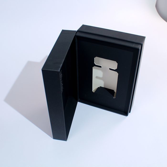 Wit en zwart parfum cadeaubon Kleine verpakkingsdozen geschikt voor huidverzorging met aangepast logo